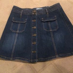 Jolt jean skirt size 3 with buttons